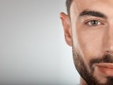 Pochodzenie i znaczenie dołeczka w brodzie - co warto wiedzieć?